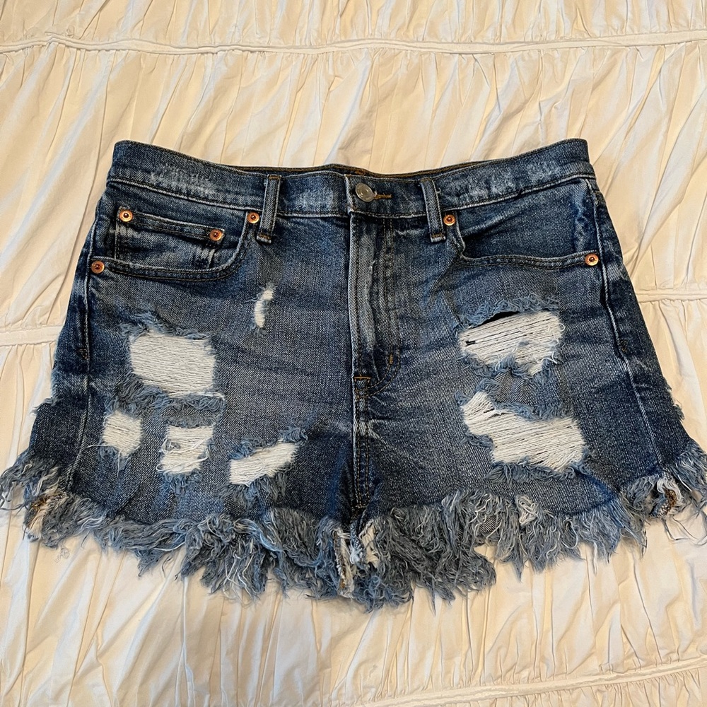 GAP | 3” Distressed Denim Shorts (28)